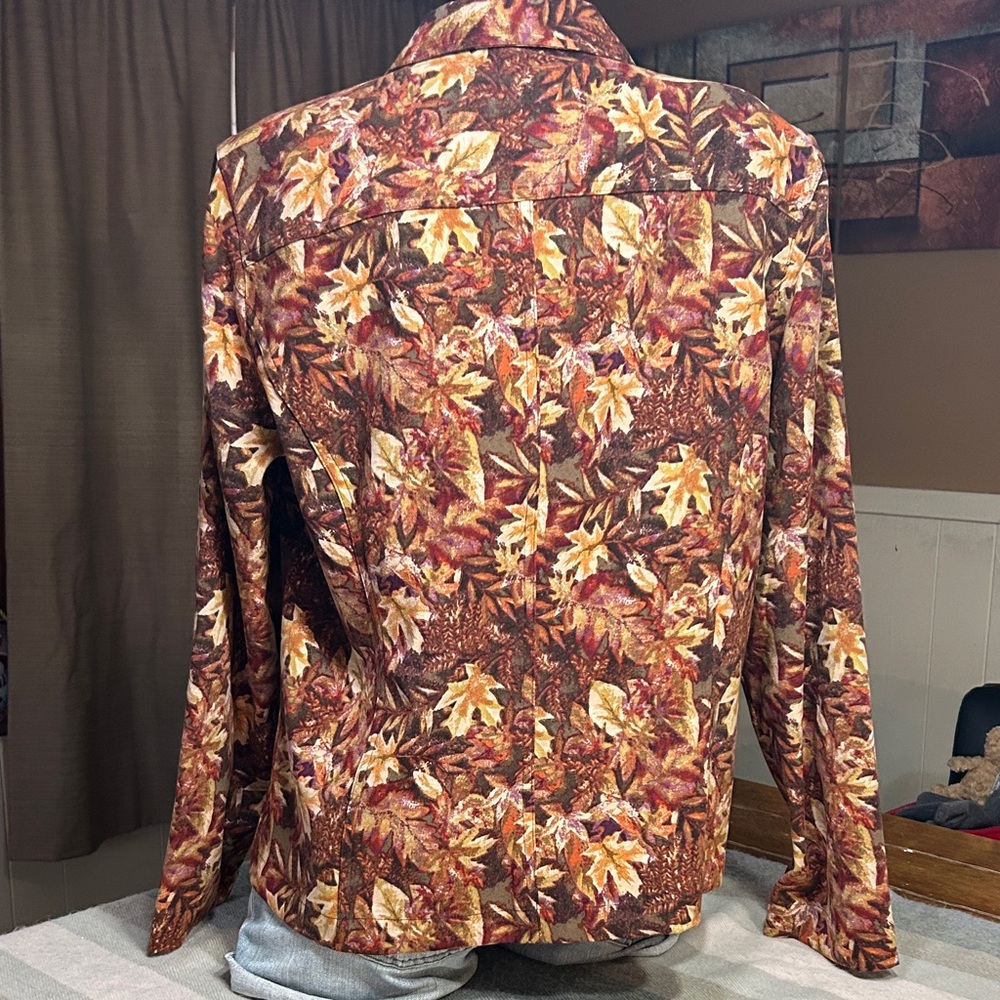 Christopher & Banks Leaf Pattern Button-Up Shirt-… - image 5